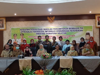 Sosialisasi Sekolah Percontohan Berbasis TIK